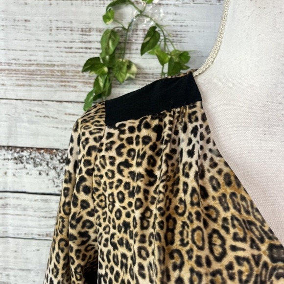 The Limited Blouse Top size Medium Cheetah Leopard Career Church Jungle Modest - Picture 6 of 13